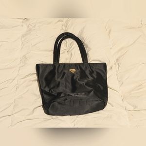Cute heart logo mini handbag